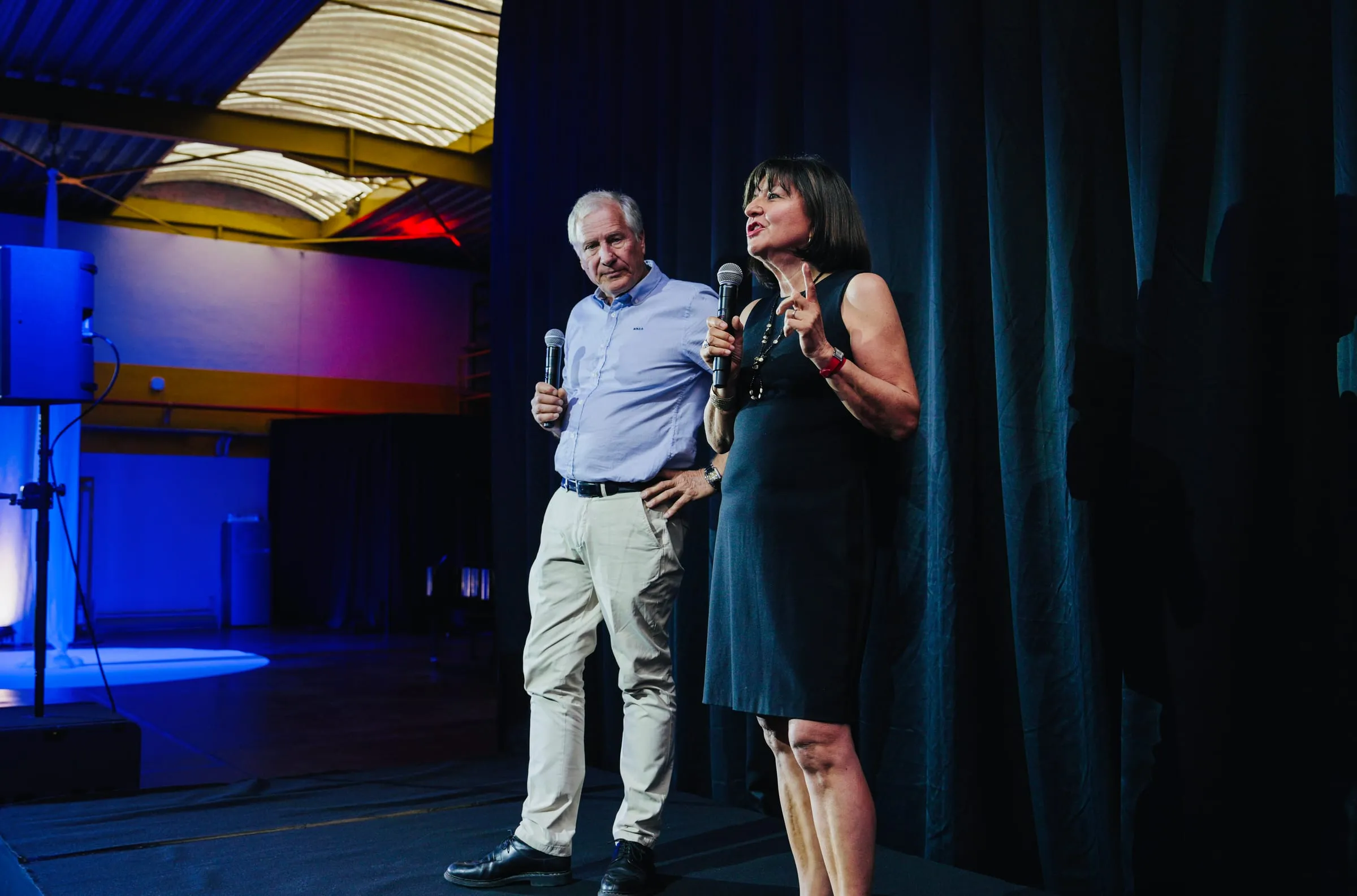 Laurent et Patricia Malterre prennent la parole devant les invités, juin 2026